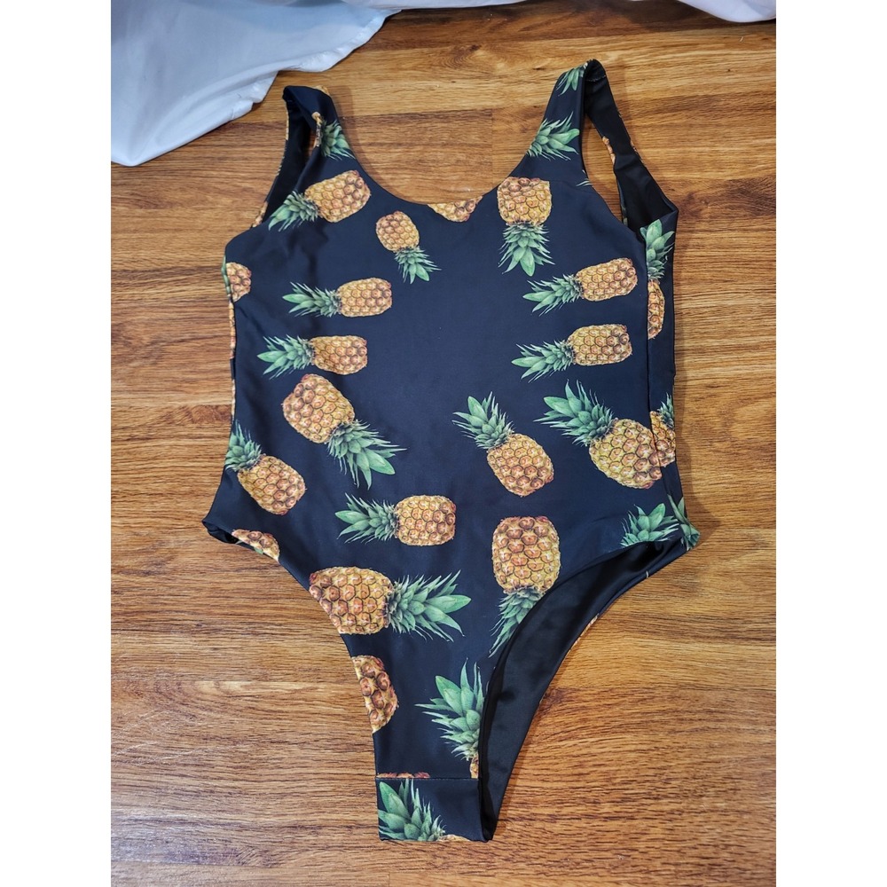 Auric Size Medium‎ Pineapple 1 Piece Bathingsuit